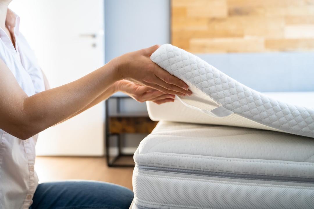 Latex vs Memory Foam Toppers: Which Is Best For You?