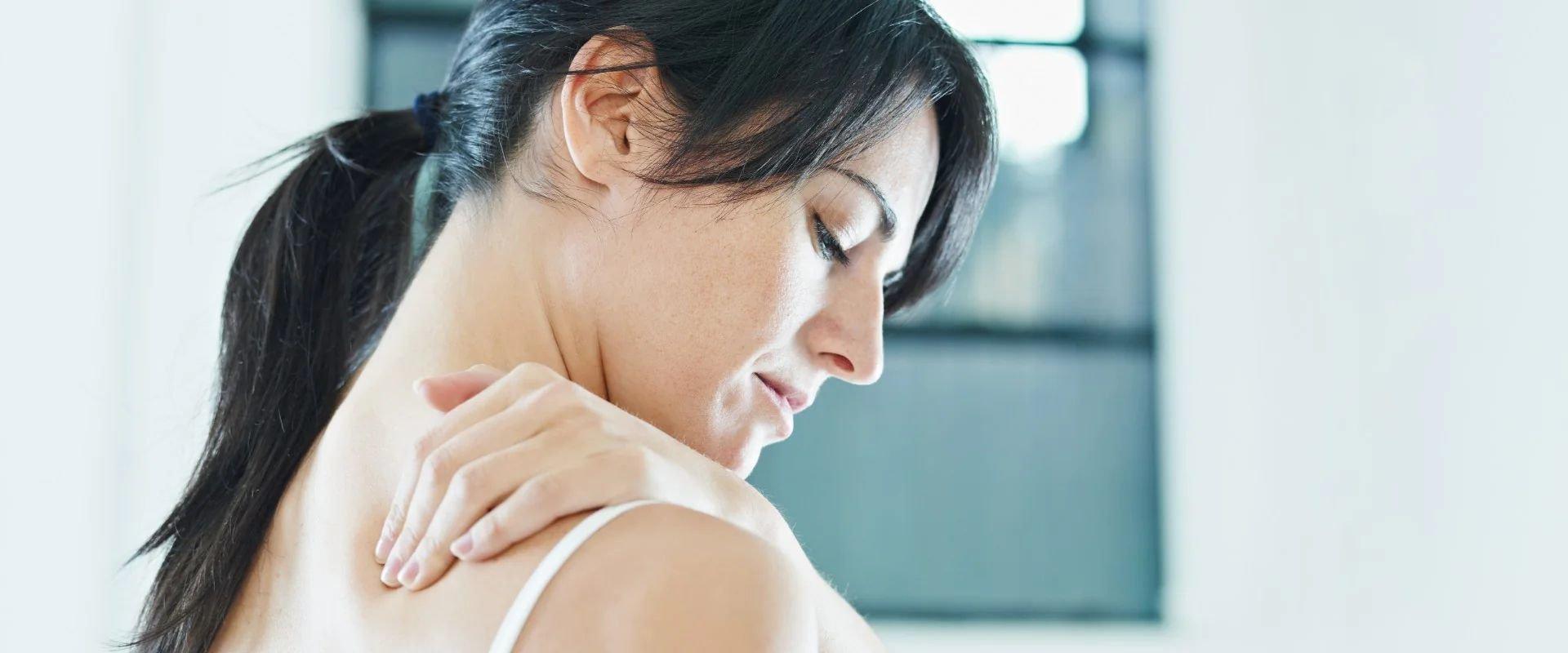 Side Sleeper Shoulder Pain: Causes, Remedies, and Helpful Tips